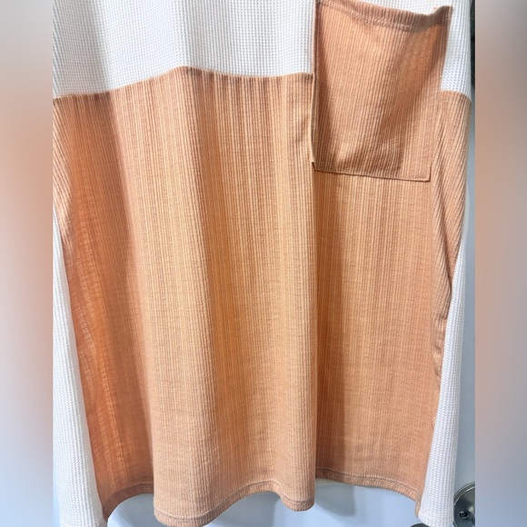 💙💙POSH PARTY HOST PICK💙💙NWOT BiBi Boutique Shirt Color Block & Pocket Size S/M - Picture 11 of 13